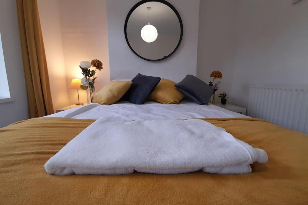 Spacious 4 Bedroom, Free Netflix, Central Location 카디프 외부 사진