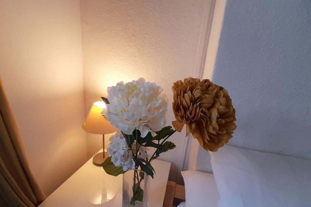 Spacious 4 Bedroom, Free Netflix, Central Location 카디프 외부 사진