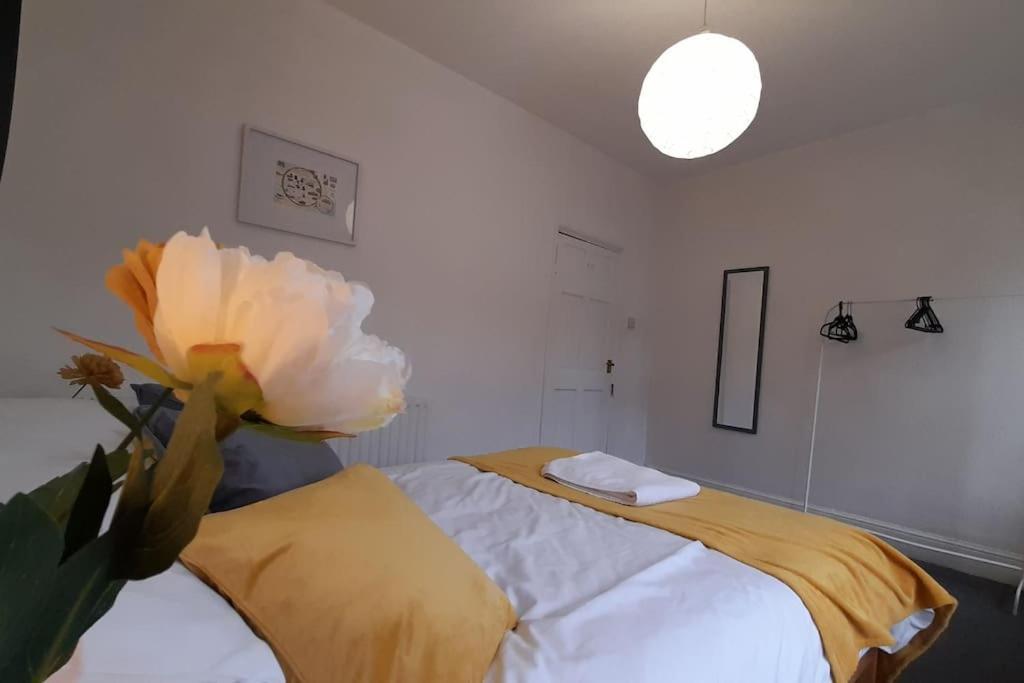 Spacious 4 Bedroom, Free Netflix, Central Location 카디프 외부 사진