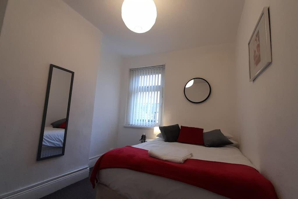 Spacious 4 Bedroom, Free Netflix, Central Location 카디프 외부 사진