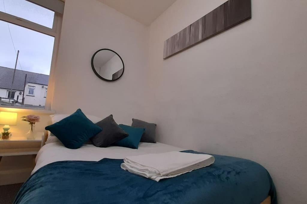 Spacious 4 Bedroom, Free Netflix, Central Location 카디프 외부 사진